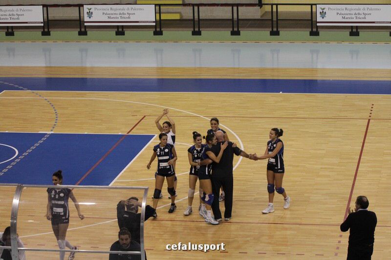 111030 volley 260_tn.jpg